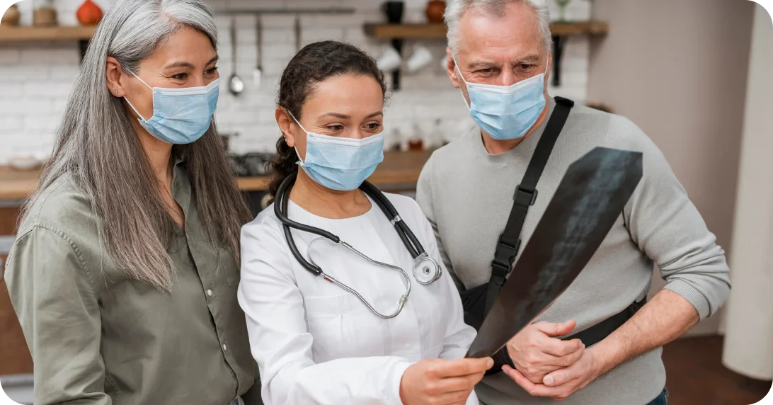 Seguro de decesos DKV: protección familiar y servicio de ecofuneral Especialistas médicos explicando plan de recuperación detallado